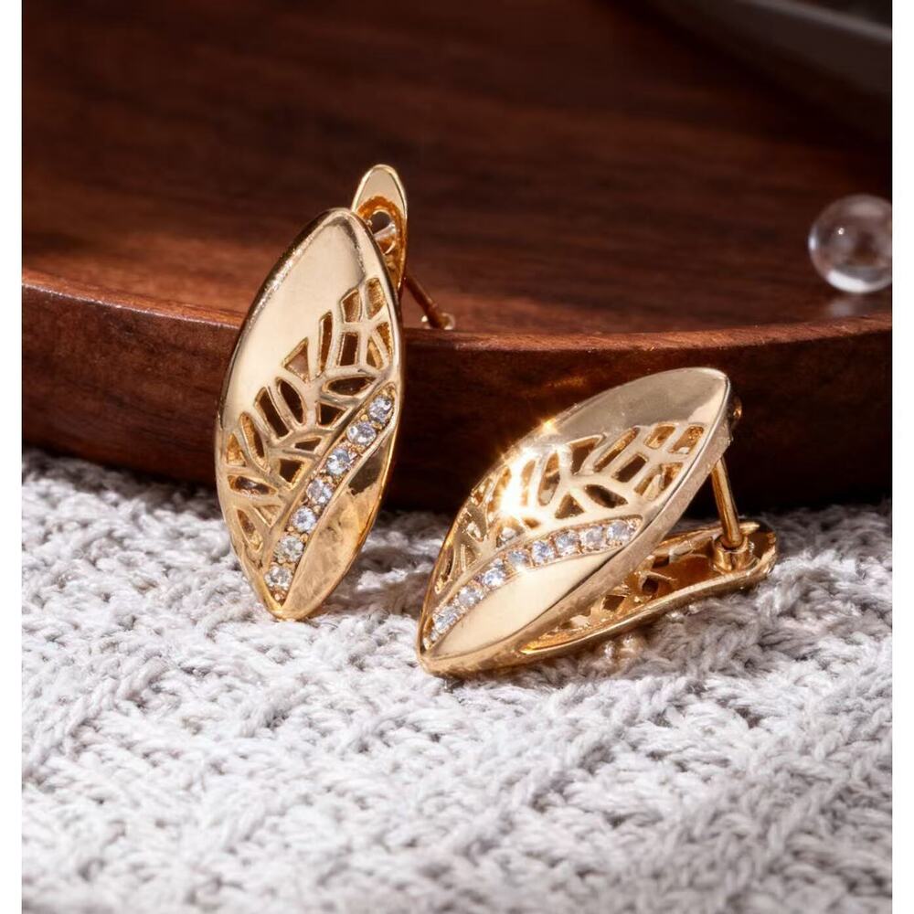 Bohemian style green fashion earrings